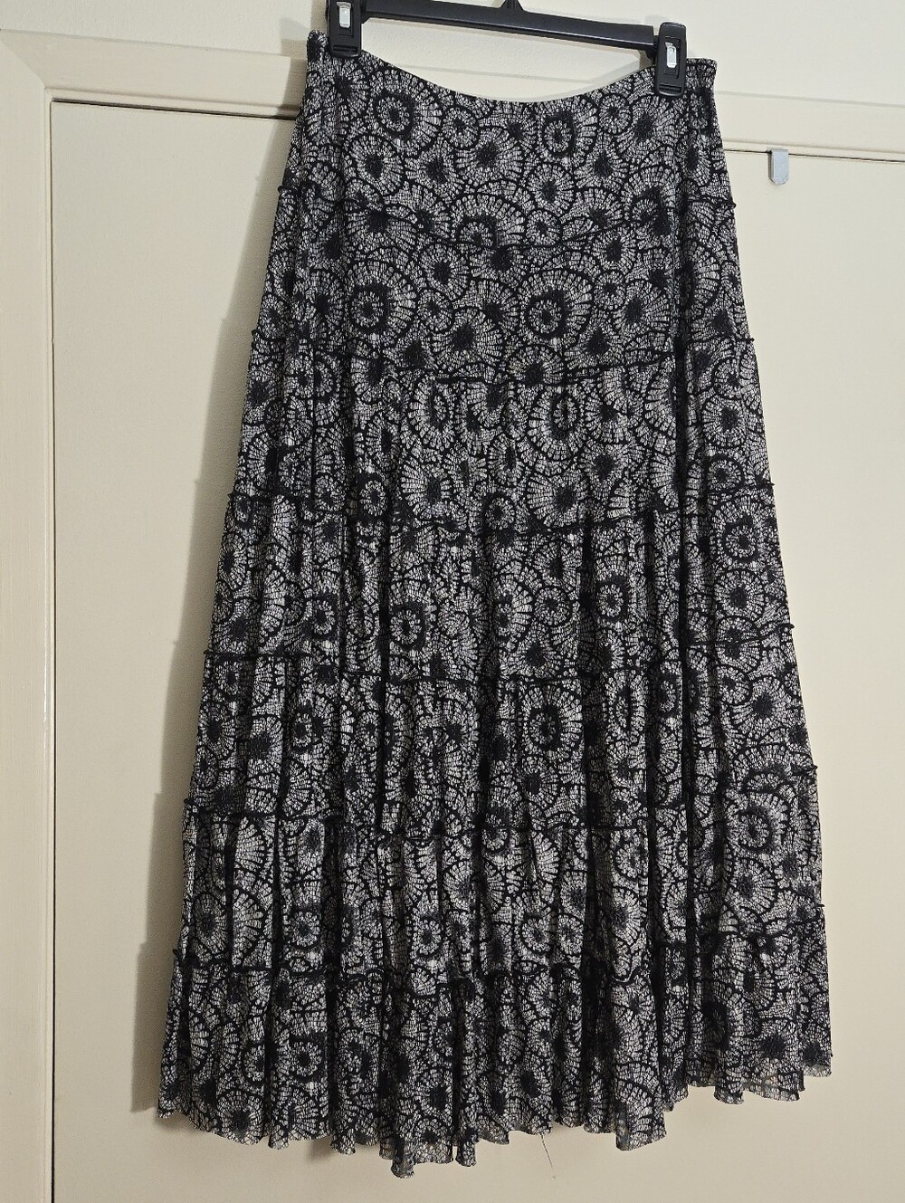 Max Studio Black and Grey Spiral-Print Tiered Maxi Skirt Size Large